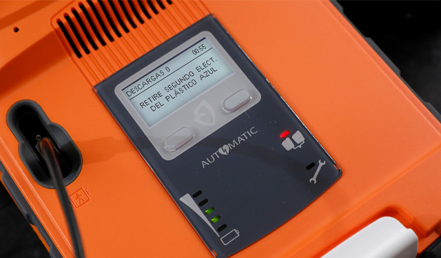 EmergencyCare_AEDs_G5_DualLanguage_Spanish